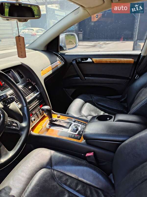 Внедорожник / Кроссовер Audi Q7 2010 в Самборе
