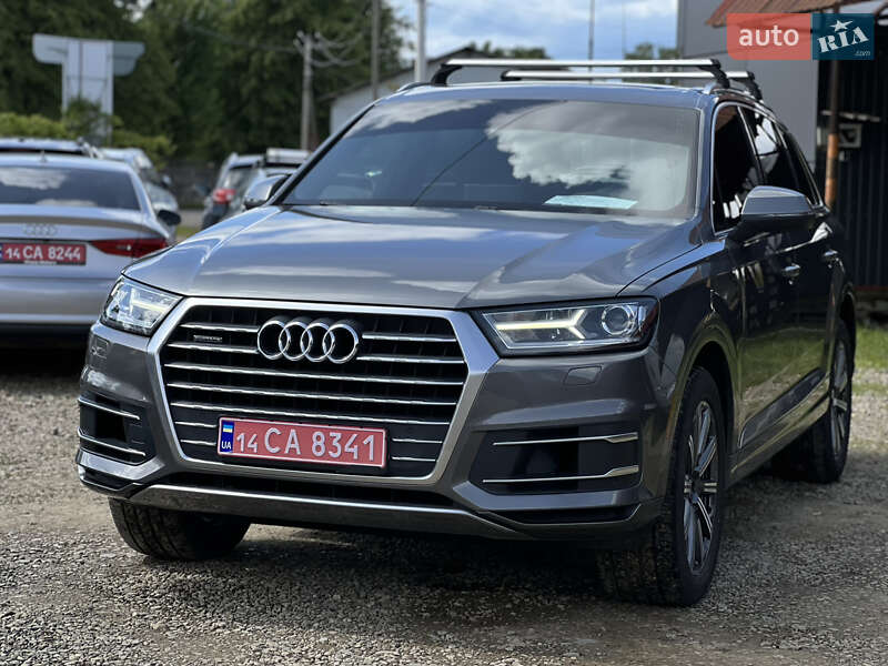 Внедорожник / Кроссовер Audi Q7 2017 в 