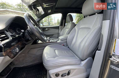 Внедорожник / Кроссовер Audi Q7 2017 в 