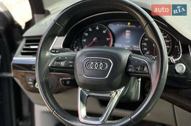 Внедорожник / Кроссовер Audi Q7 2017 в 