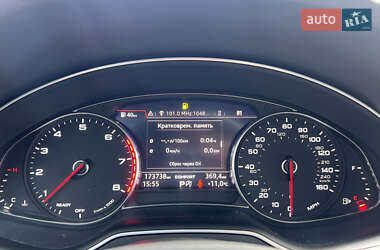 Внедорожник / Кроссовер Audi Q7 2017 в 