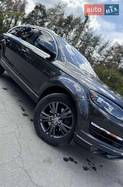 Внедорожник / Кроссовер Audi Q7 2010 в 
