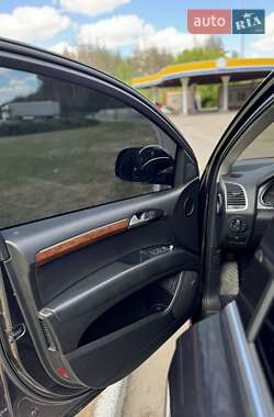 Внедорожник / Кроссовер Audi Q7 2010 в 