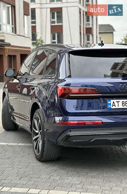 Внедорожник / Кроссовер Audi Q7 2021 в 