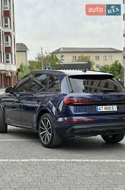Внедорожник / Кроссовер Audi Q7 2021 в 