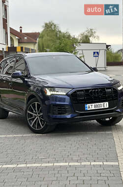 Внедорожник / Кроссовер Audi Q7 2021 в 