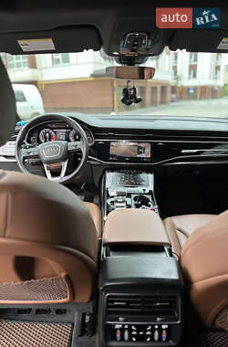 Внедорожник / Кроссовер Audi Q7 2021 в 