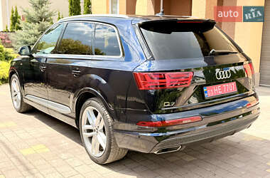 Внедорожник / Кроссовер Audi Q7 2018 в 