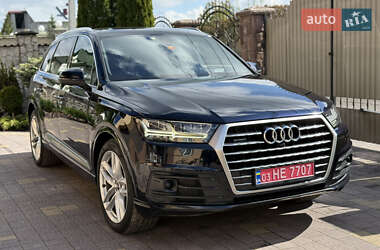 Внедорожник / Кроссовер Audi Q7 2018 в 