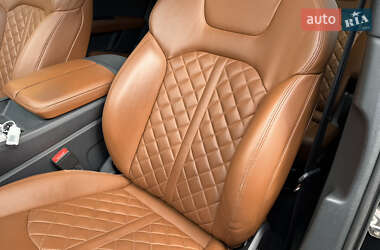 Внедорожник / Кроссовер Audi Q7 2018 в 