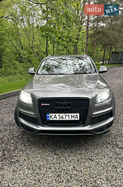 Позашляховик / Кросовер Audi Q7 2015 в 