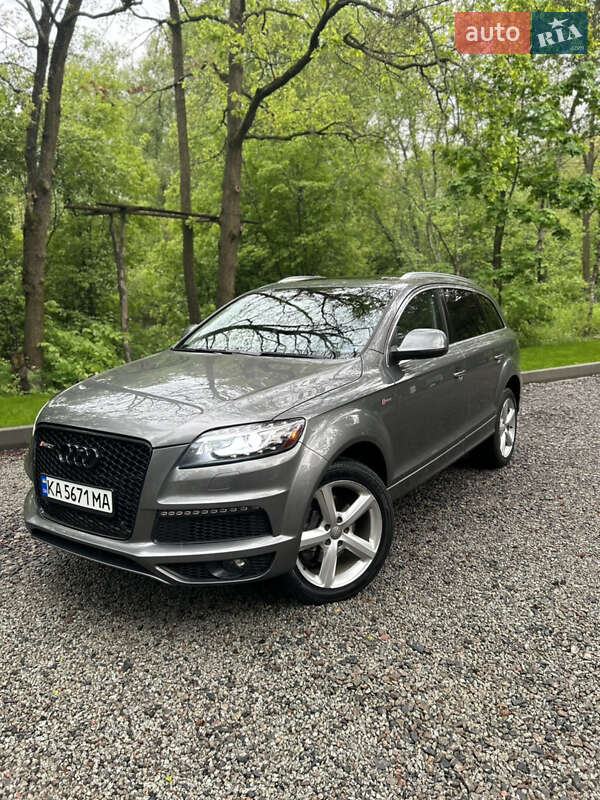 Позашляховик / Кросовер Audi Q7 2015 в 