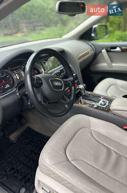 Позашляховик / Кросовер Audi Q7 2015 в 