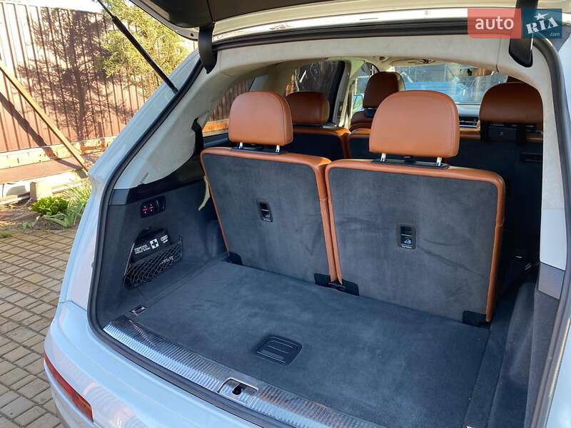 Внедорожник / Кроссовер Audi Q7 2016 в Днепре