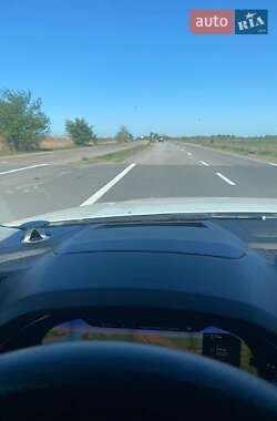 Внедорожник / Кроссовер Audi Q7 2016 в 