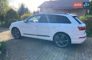 Внедорожник / Кроссовер Audi Q7 2016 в 