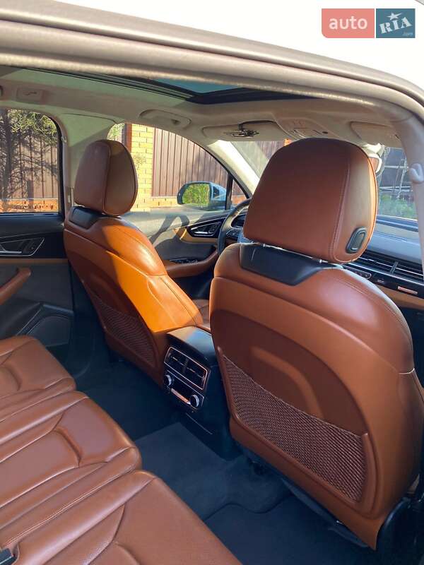 Внедорожник / Кроссовер Audi Q7 2016 в Днепре