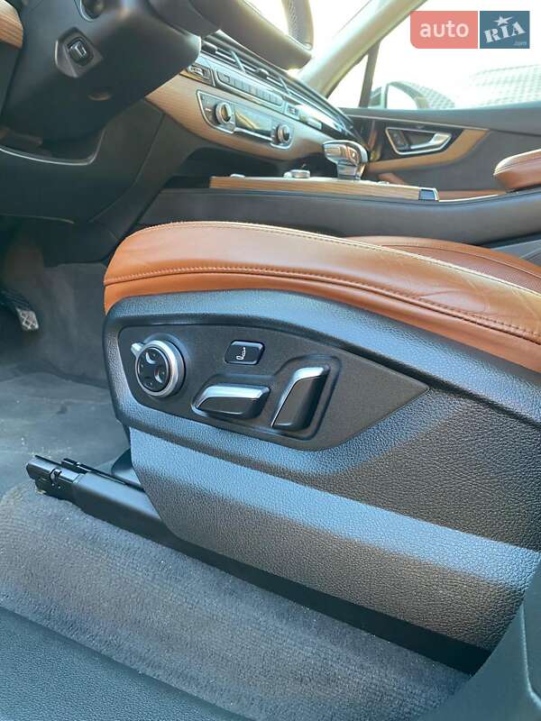 Внедорожник / Кроссовер Audi Q7 2016 в Днепре