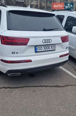 Внедорожник / Кроссовер Audi Q7 2017 в 