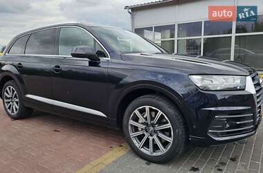 Внедорожник / Кроссовер Audi Q7 2016 в 