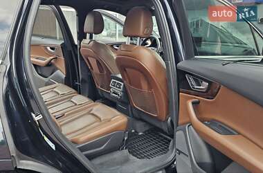 Внедорожник / Кроссовер Audi Q7 2016 в 