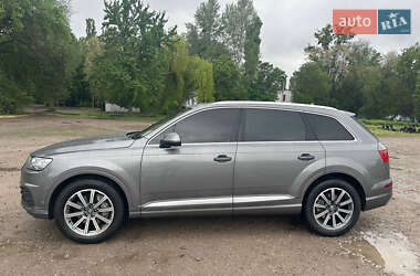 Внедорожник / Кроссовер Audi Q7 2016 в 