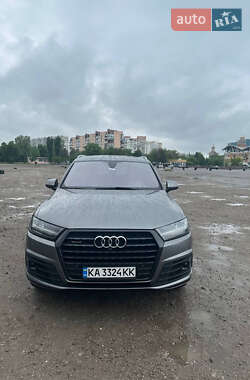 Внедорожник / Кроссовер Audi Q7 2016 в 