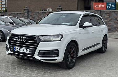 Позашляховик / Кросовер Audi Q7 2015 в Рівному