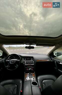 Внедорожник / Кроссовер Audi Q7 2015 в 