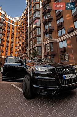 Позашляховик / Кросовер Audi Q7 2015 в 