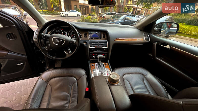 Позашляховик / Кросовер Audi Q7 2015 в Києві