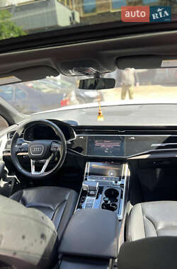 Внедорожник / Кроссовер Audi Q7 2020 в 