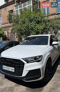 Внедорожник / Кроссовер Audi Q7 2020 в 