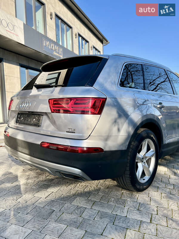 Внедорожник / Кроссовер Audi Q7 2016 в Березному