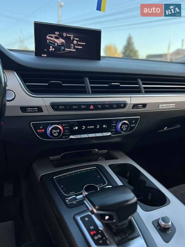 Внедорожник / Кроссовер Audi Q7 2016 в Березному