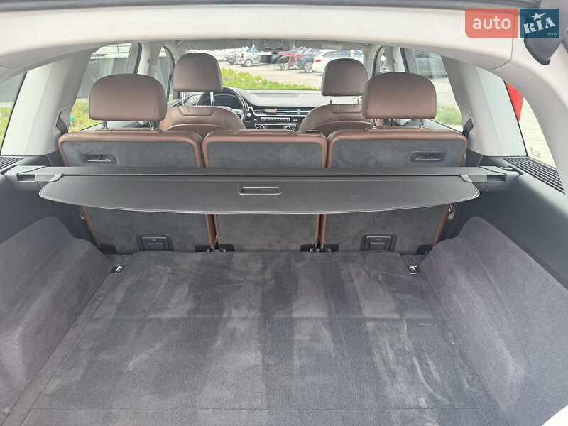 Внедорожник / Кроссовер Audi Q7 2017 в Ровно