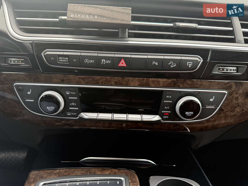 Внедорожник / Кроссовер Audi Q7 2017 в Ровно