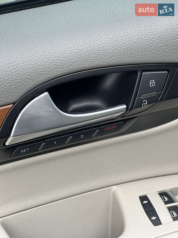 Внедорожник / Кроссовер Audi Q7 2013 в Золочеве