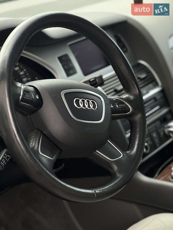 Внедорожник / Кроссовер Audi Q7 2013 в Золочеве