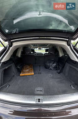 Внедорожник / Кроссовер Audi Q7 2012 в 