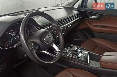 Внедорожник / Кроссовер Audi Q7 2018 в 