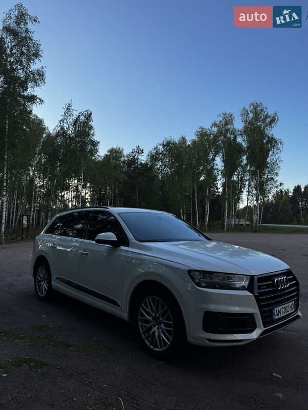 Позашляховик / Кросовер Audi Q7 2017 в Житомирі