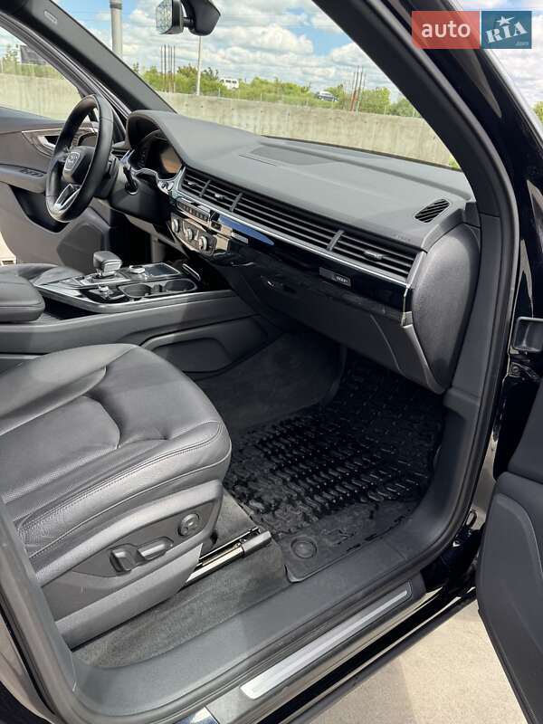 Внедорожник / Кроссовер Audi Q7 2017 в Львове