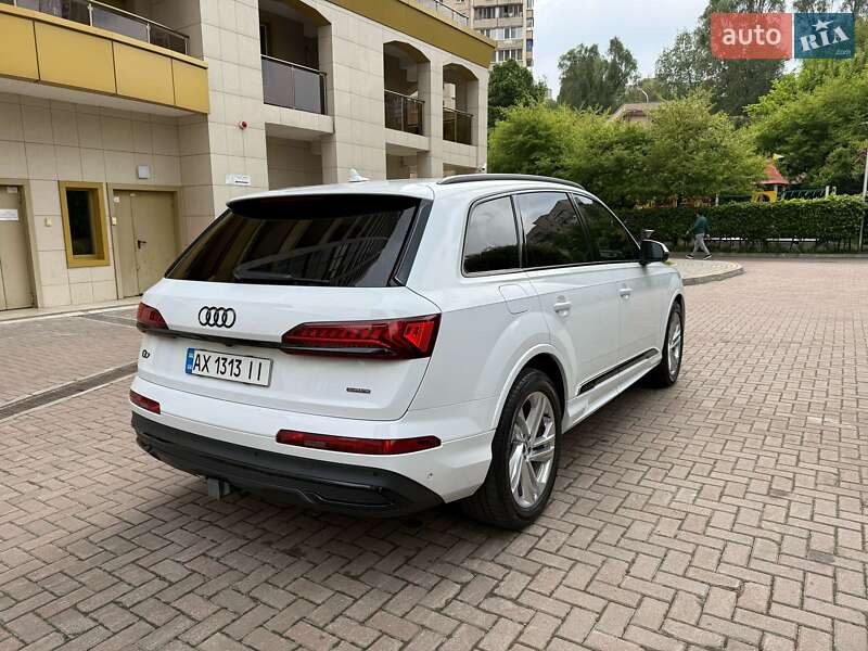 Внедорожник / Кроссовер Audi Q7 2019 в Киеве
