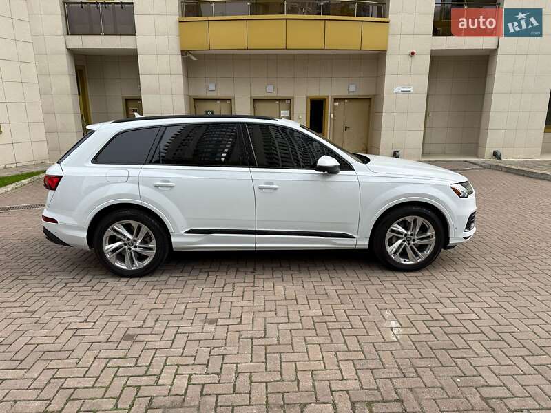 Внедорожник / Кроссовер Audi Q7 2019 в Киеве
