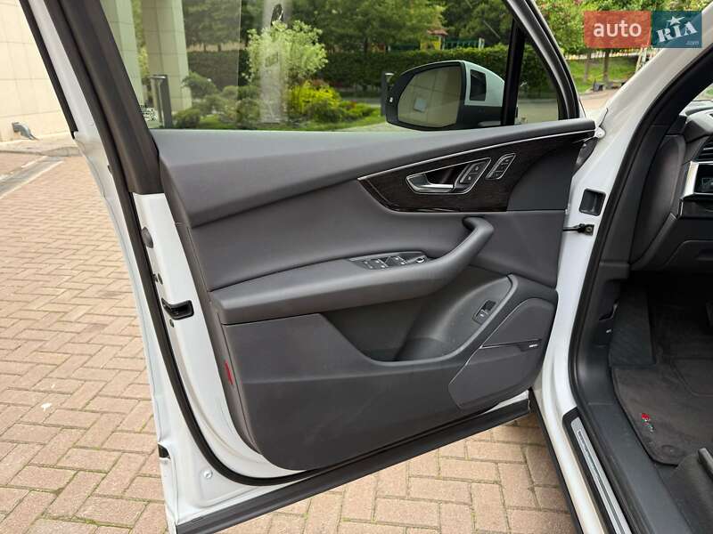 Внедорожник / Кроссовер Audi Q7 2019 в Киеве