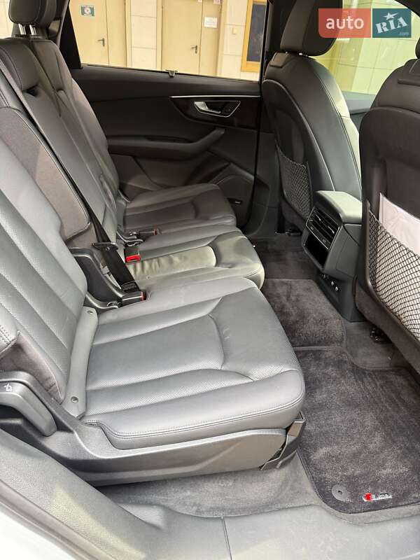 Внедорожник / Кроссовер Audi Q7 2019 в Киеве