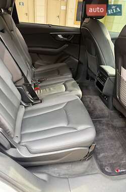 Внедорожник / Кроссовер Audi Q7 2019 в 