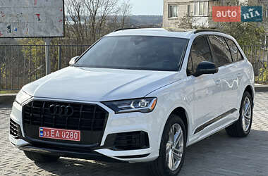 Внедорожник / Кроссовер Audi Q7 2021 в 