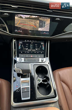 Внедорожник / Кроссовер Audi Q7 2021 в 
